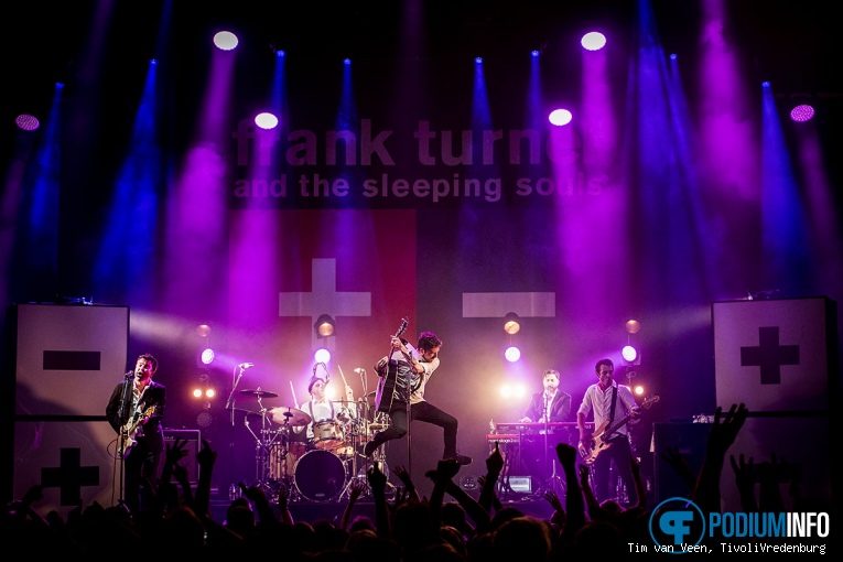 Frank Turner & The Sleeping Souls op Frank Turner - 10/1 - TivoliVredenburg foto