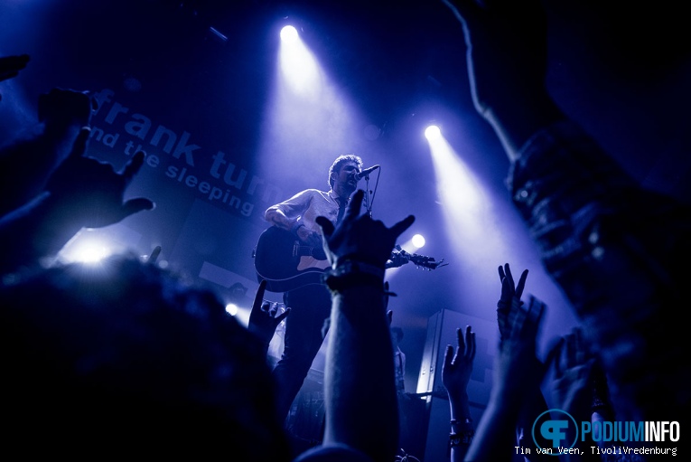 Frank Turner & The Sleeping Souls op Frank Turner - 10/1 - TivoliVredenburg foto