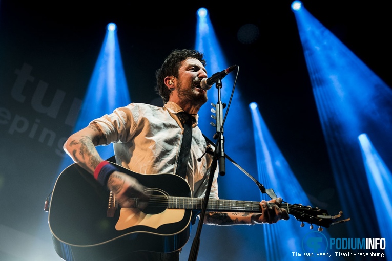 Frank Turner & The Sleeping Souls op Frank Turner - 10/1 - TivoliVredenburg foto