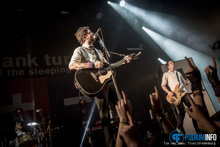 Frank Turner & The Sleeping Souls op Frank Turner - 10/1 - TivoliVredenburg foto