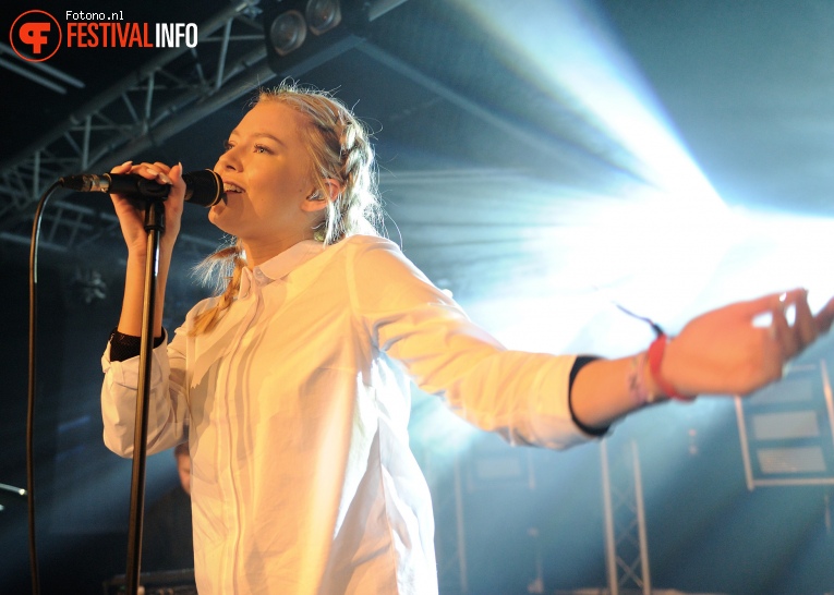 Astrid S op Eurosonic Noorderslag 2016 - Vrijdag foto