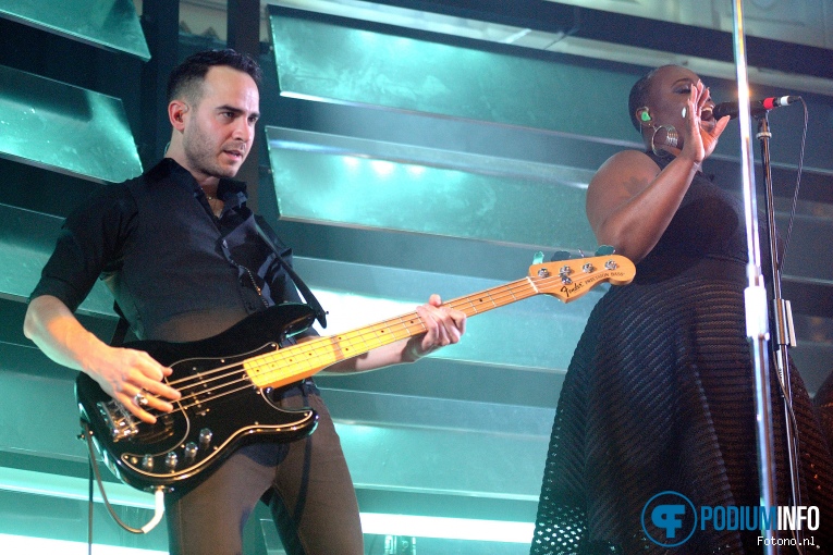 Hurts op Hurts - 18/2 - Paradiso foto