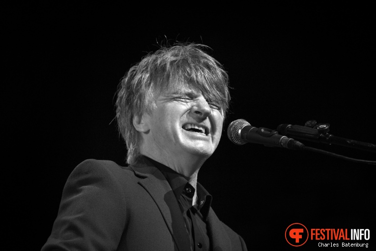 Neil Finn op Cross-linx (Rotterdam) 2016 foto