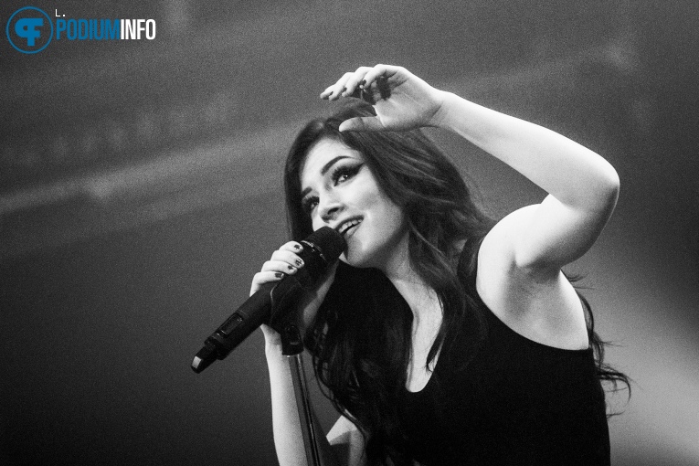 Against The Current op Against The Current - 04/03 - Melkweg foto