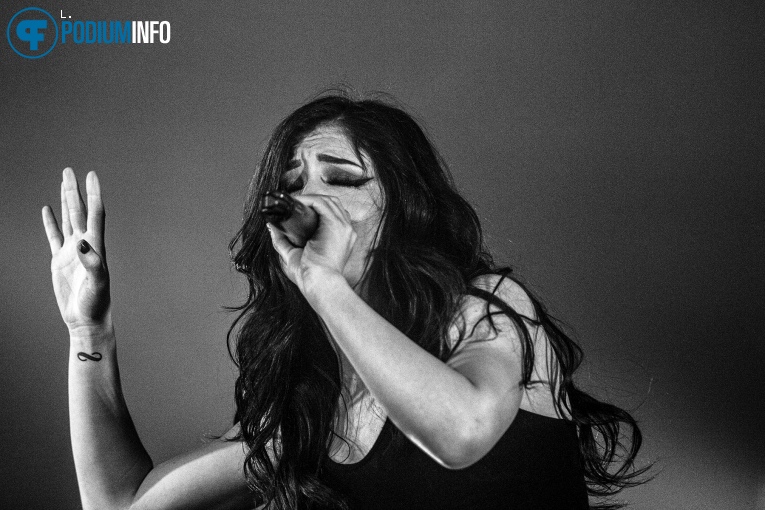 Against The Current op Against The Current - 04/03 - Melkweg foto