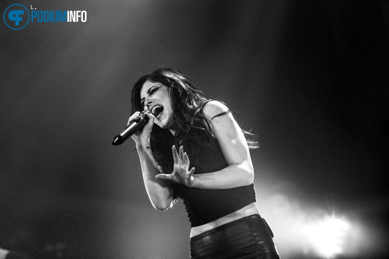 Foto Against The Current op Against The Current - 04/03 - Melkweg