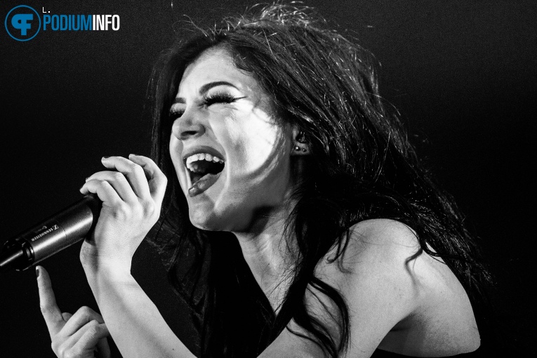 Against The Current op Against The Current - 04/03 - Melkweg foto