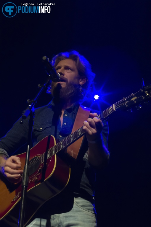 Björn van der Doelen op Guus Meeuwis - 2/3 - TivoliVredenburg foto