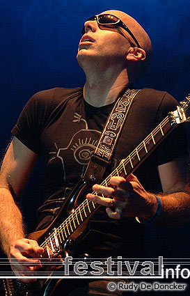 Joe Satriani op Graspop Metal Meeting 2007 foto