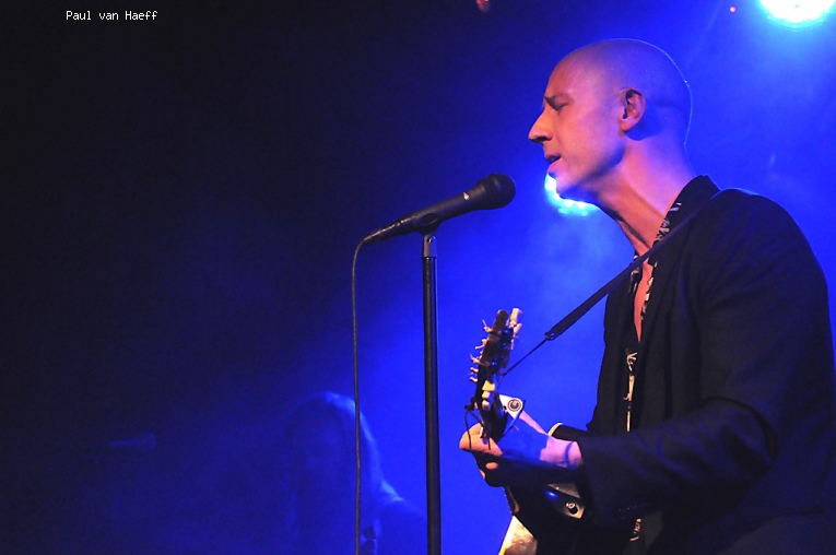 Sivert Høyem op Sivert Hoyem - 15/03 - Tolhuistuin foto