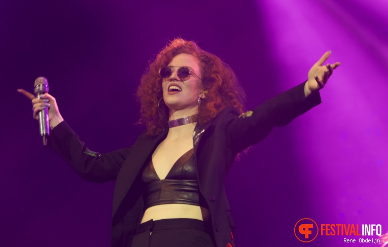 Jess Glynne op Paaspop 2016 - Zaterdag foto