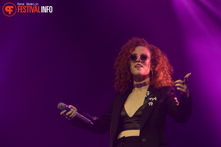 Jess Glynne op Paaspop 2016 - Zaterdag foto