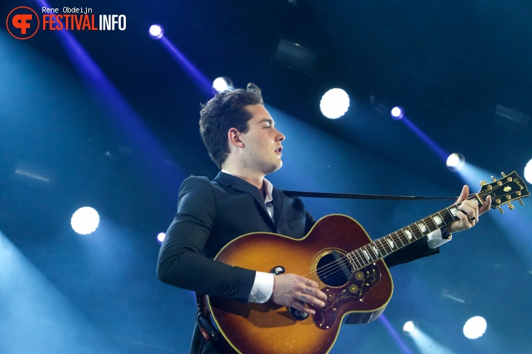 Douwe Bob op Paaspop 2016 - Zaterdag foto