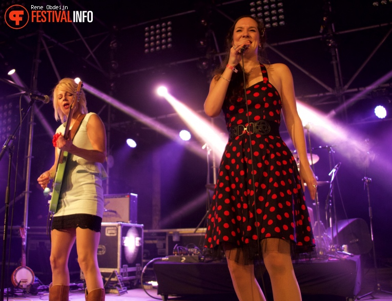 Bootleg Betty op Paaspop 2016 - Vrijdag foto