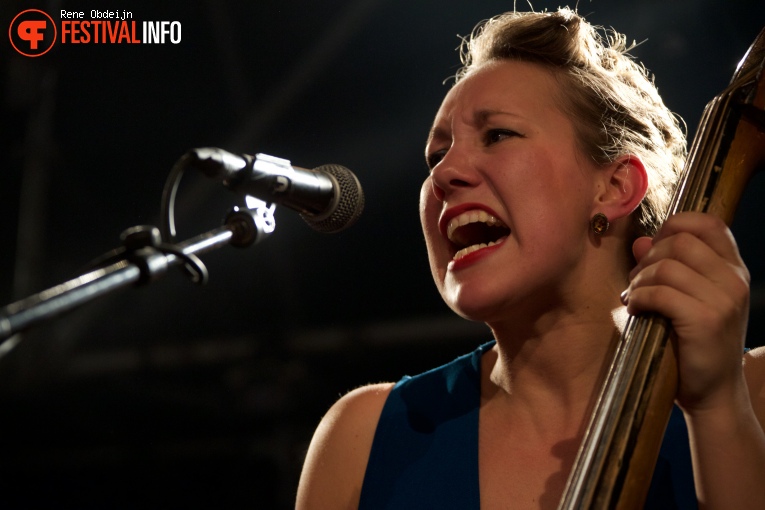 Bootleg Betty op Paaspop 2016 - Vrijdag foto