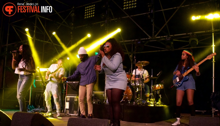 The Dubbeez op Paaspop 2016 - Vrijdag foto