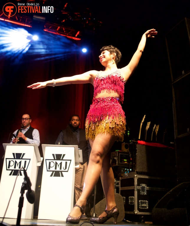 Scott Bradlee's Postmodern Jukebox op Paaspop 2016 - Zondag foto