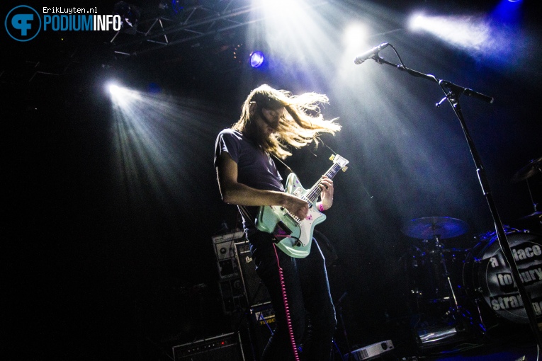 Those Foreign Kids op A Place to Bury Strangers - 06/04 - Effenaar foto