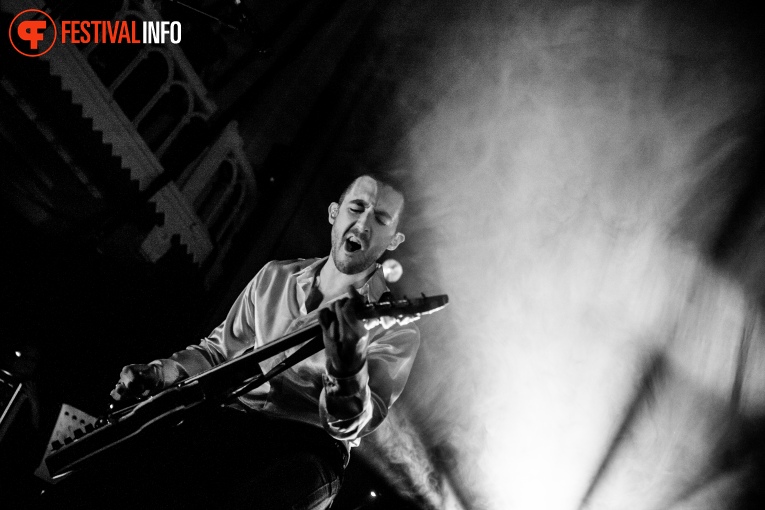 The Last Shadow Puppets op The Last Shadow Puppets - 07/04 - Paradiso foto