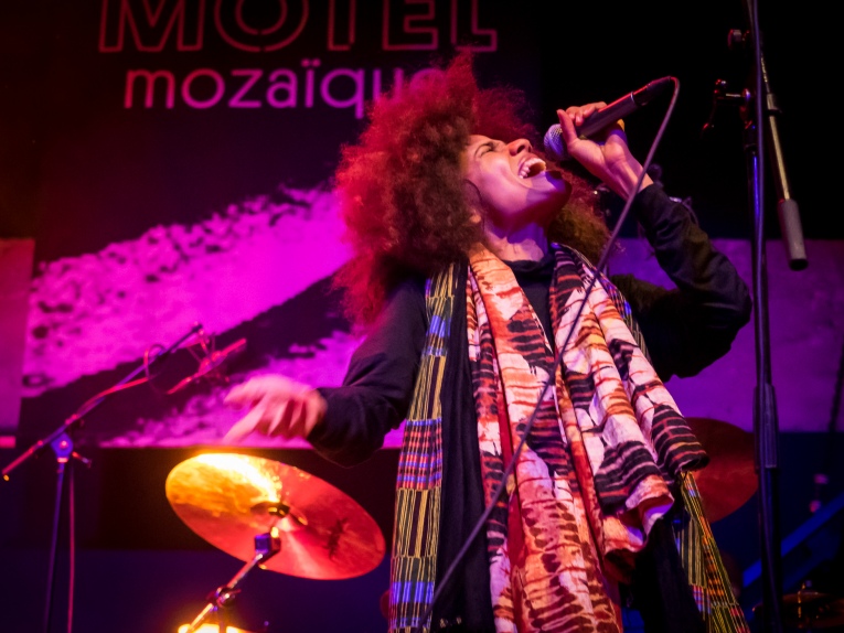 Nneka op Motel Mozaique 2016 foto