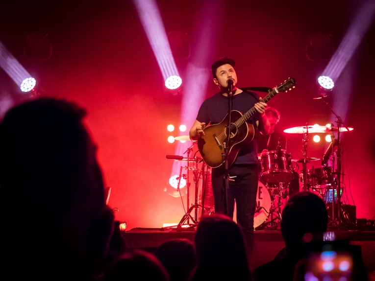 Jamie Woon op Motel Mozaique 2016 foto