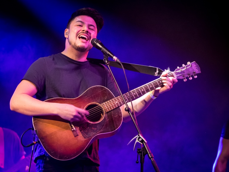 Jamie Woon op Motel Mozaique 2016 foto