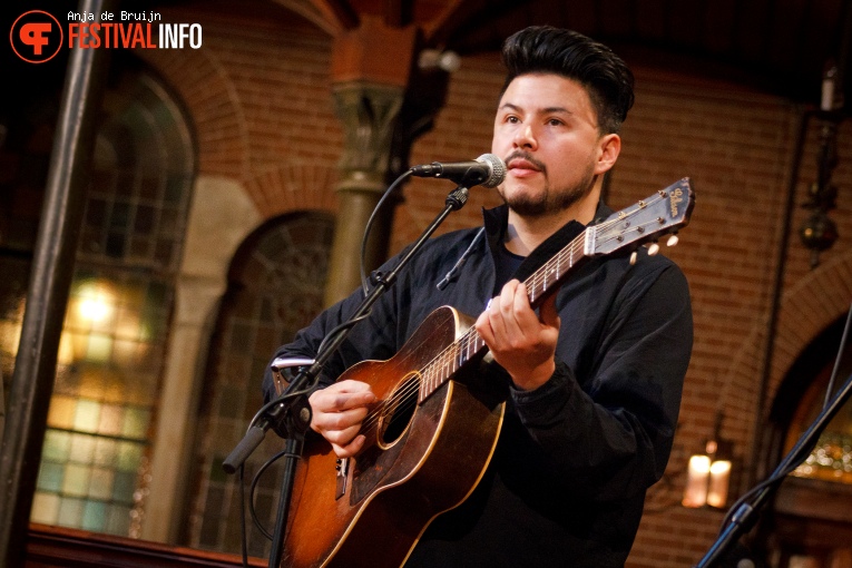 Jamie Woon op Motel Mozaique 2016 foto