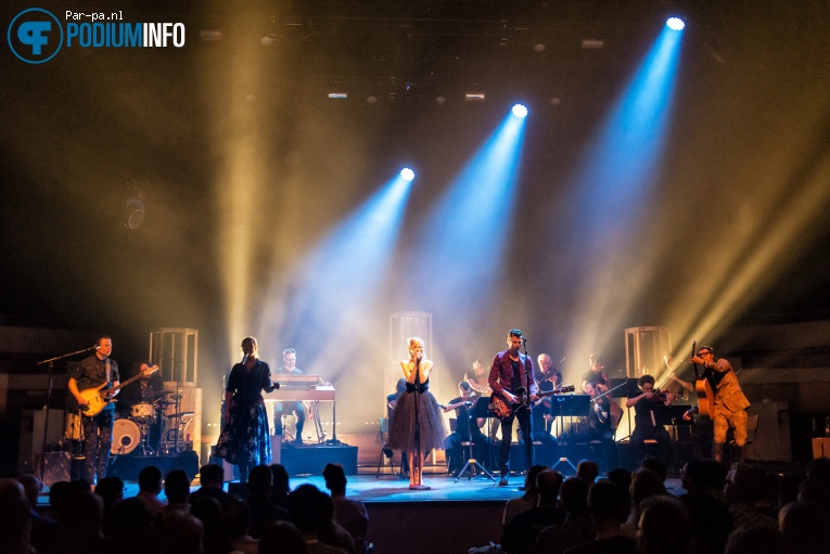 Hooverphonic op Hooverphonic - 12/04 - TivoliVredenburg foto