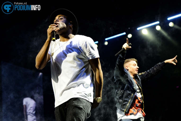 Macklemore & Ryan Lewis op Macklemore & Ryan Lewis - 10/04 - Ziggo Dome foto