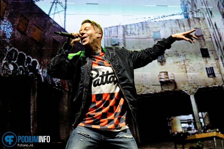 Macklemore & Ryan Lewis op Macklemore & Ryan Lewis - 10/04 - Ziggo Dome foto
