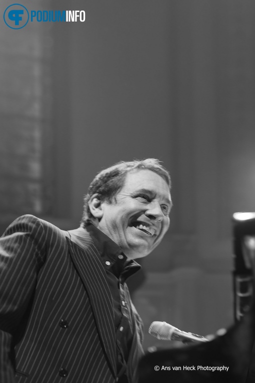 Jools Holland & His R&B Orchestra op Jools Holland - 09/04 - Paradiso foto