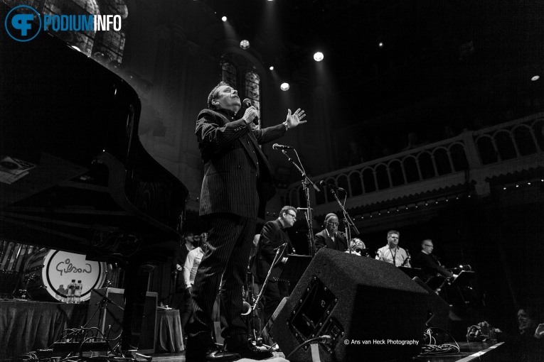 Jools Holland & His R&B Orchestra op Jools Holland - 09/04 - Paradiso foto