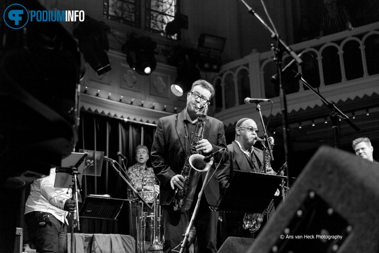Jools Holland & His R&B Orchestra op Jools Holland - 09/04 - Paradiso foto