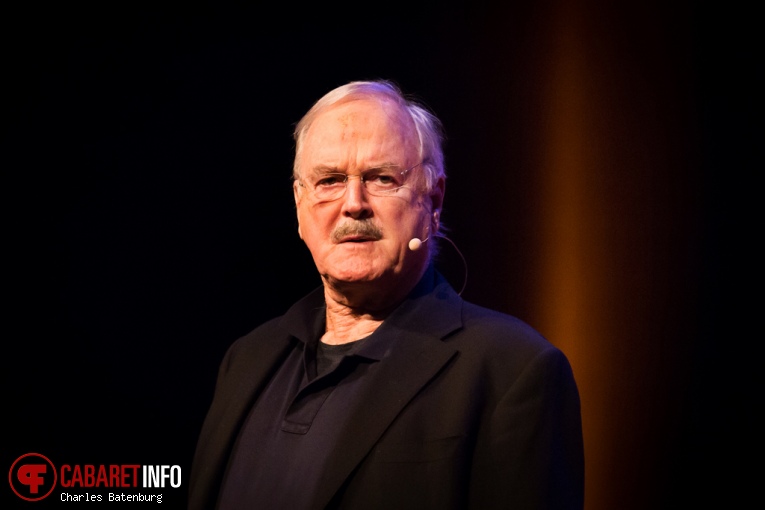 Foto John Cleese op John Cleese - Nieuwe Luxor Theater - 24-04-2016