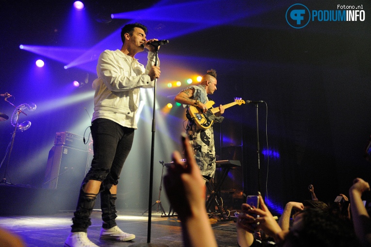 DNCE op DNCE - 24/04 - Melkweg foto