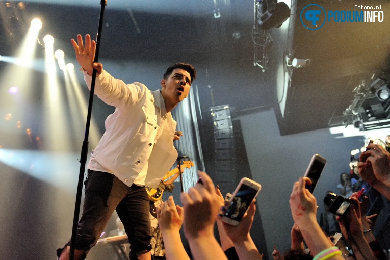 DNCE op DNCE - 24/04 - Melkweg foto