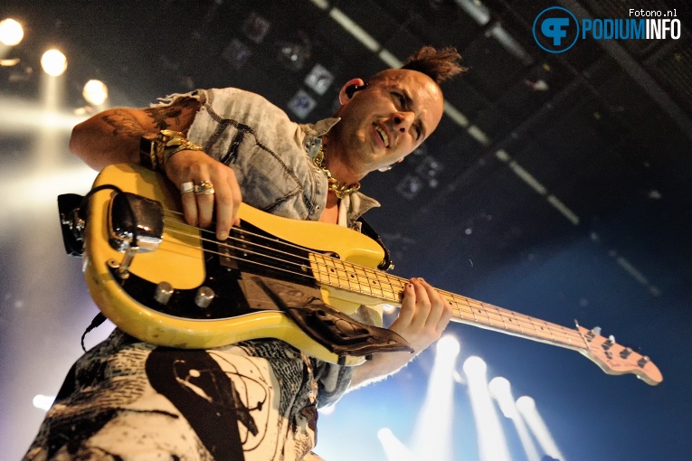 DNCE op DNCE - 24/04 - Melkweg foto