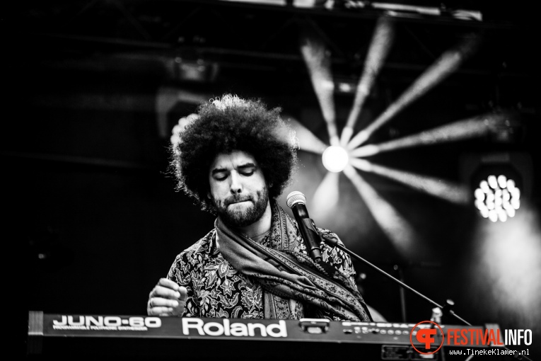 Rilan & The Bombardiers op Koningspop 2016 foto