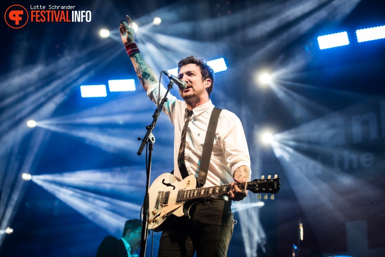 Frank Turner & The Sleeping Souls op Groezrock 2016 - Vrijdag foto