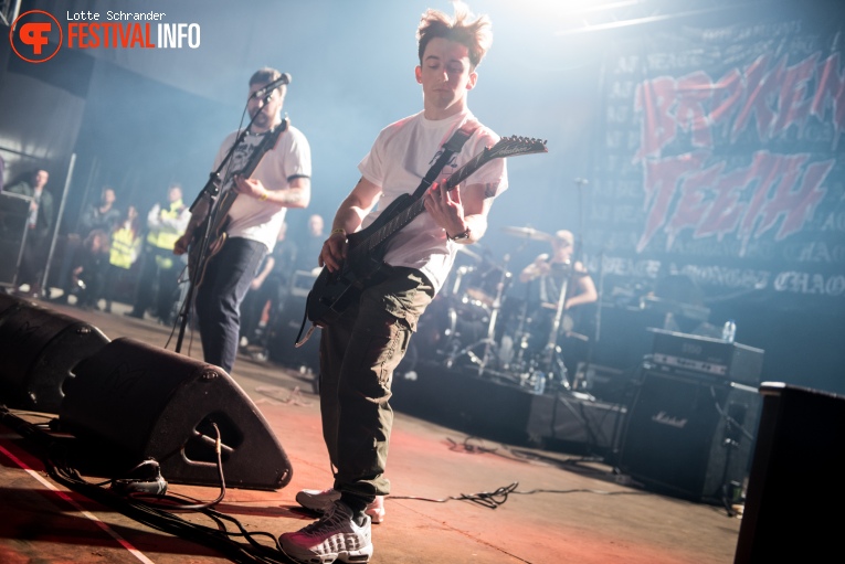 Broken Teeth op Groezrock 2016 - Zaterdag foto