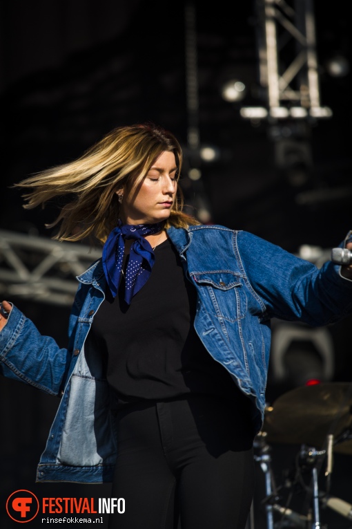 Rondé op Bevrijdingsfestival Overijssel 2016 foto