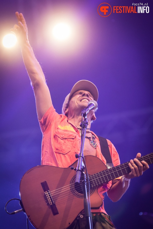 Manu Chao op Bevrijdingsfestival Overijssel 2016 foto