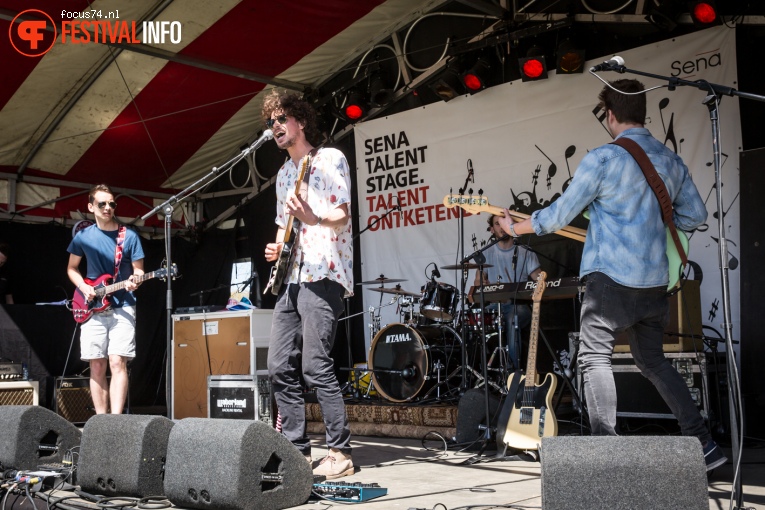 Jessy op Bevrijdingsfestival Overijssel 2016 foto