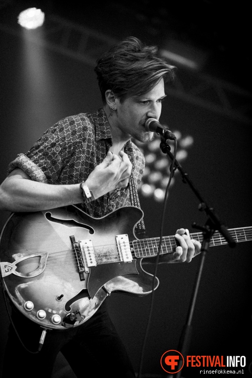 Son Mieux op Bevrijdingsfestival Overijssel 2016 foto