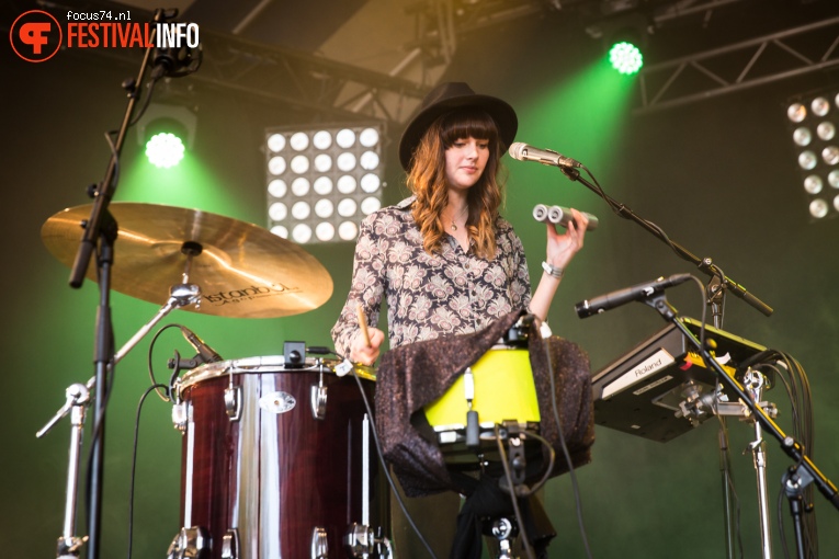 Son Mieux op Bevrijdingsfestival Overijssel 2016 foto