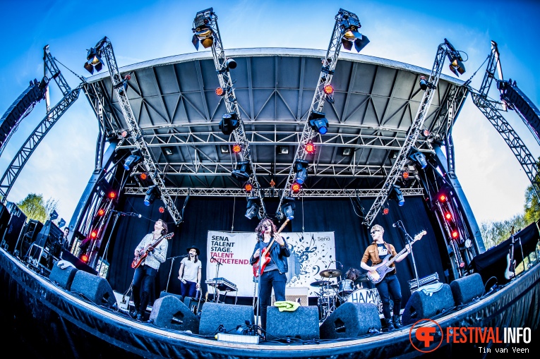 Lucas Hamming op Bevrijdingsfestival Utrecht 2016 foto