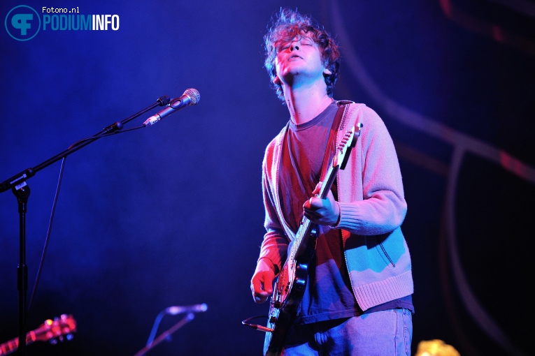 Bill Ryder Jones op Mumford and Sons - 23-05 - Ziggo Dome foto
