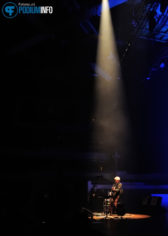 Suzanne Vega op Susana Vega - 02/06 - TivoliVredenburg foto