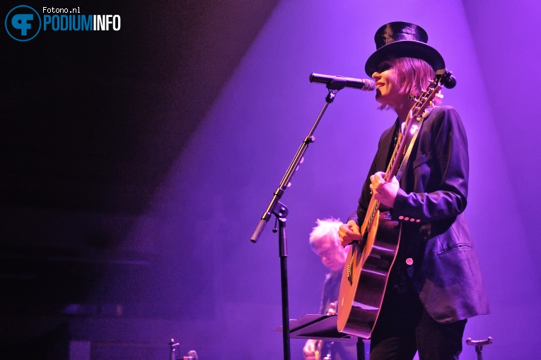 Suzanne Vega op Susana Vega - 02/06 - TivoliVredenburg foto