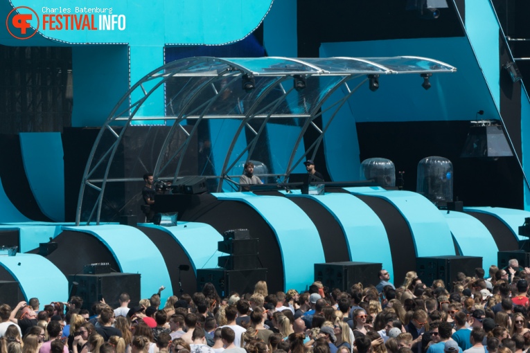 Oliver Heldens op The Flying Dutch foto